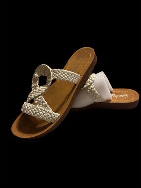 NWOT SIZE 9 Women’s Ivory Corky All Tangled Up Sandal. Cute design